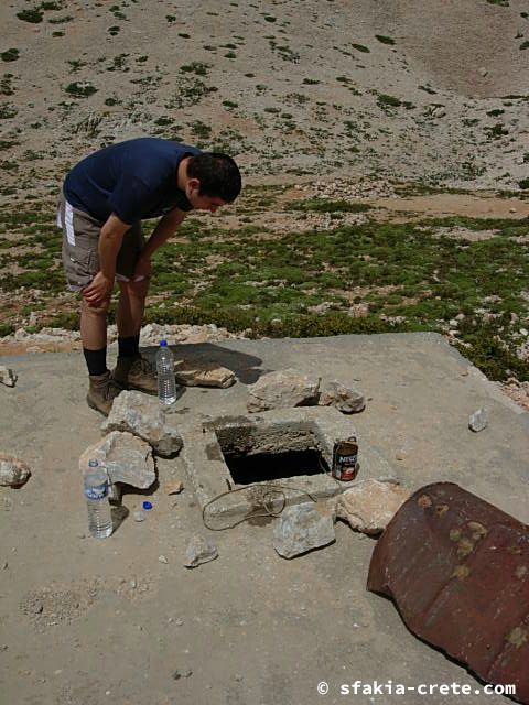 Photo report of two mountain walks in Sfakia, Crete, June 2008